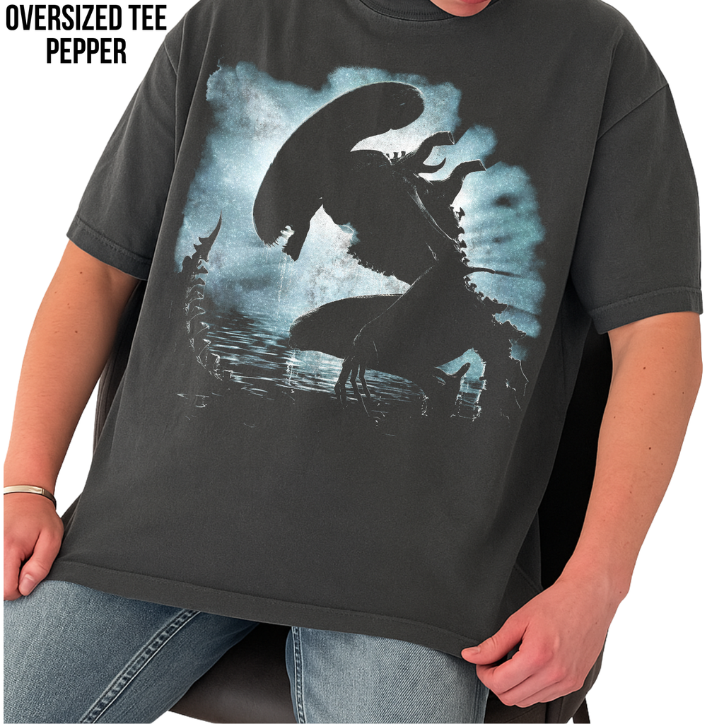 Alien Xenomorph Shirt – Xenomorph Silhouette Tee, Alien Movie Graphic Shirt, Sci-Fi Horror Fan Gift, Alien Graphic Tee