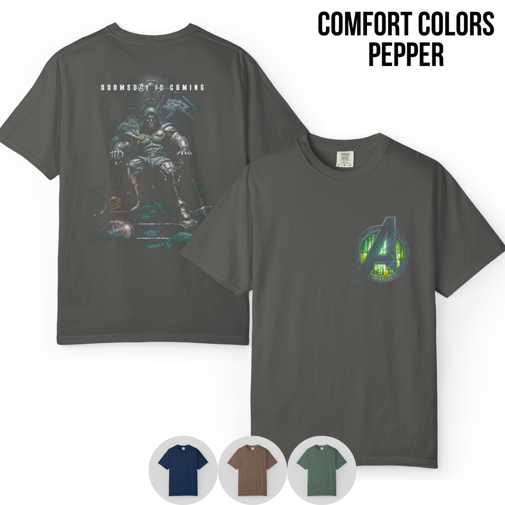 Doctor Doom Shirt – Avengers Doomsday Is Coming Doctor Doom Thron Doppelseitiges T-Shirt, Doctor Doom Marvel Fan-Geschenk, Avengers Doomsday Grafik-Shirt, MCU Bösewicht Shirt